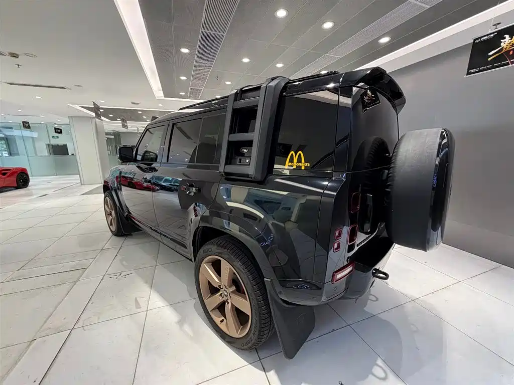 Land Rover Defender 2022 110 P400 X-DYNAMIC HSE фото 15