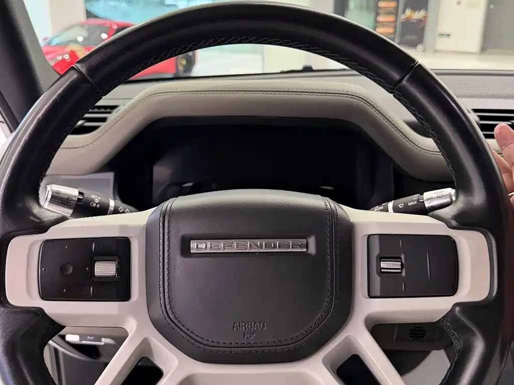Land Rover Defender 2022 110 P400 X-DYNAMIC HSE фото 13