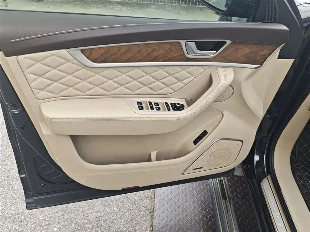 Hongqi HS7 2019 3.0T Automatic 4WD Smart Connection Flag Leader Edition фото 21