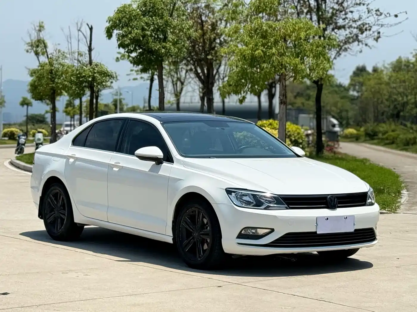 Volkswagen Lamando 2017 280TSI DSG Comfort Edition фото 3