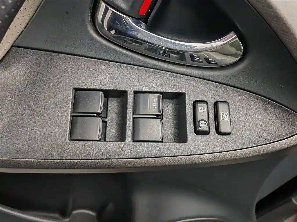 Toyota RAV4 Rongfang 2009 2.4L Automatic Luxury Edition фото 9