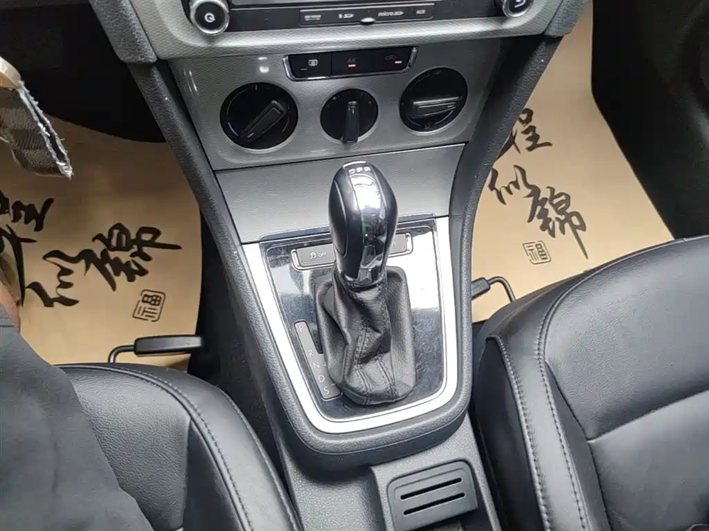 Volkswagen Lavida Tour 2013 1.4TSI Automatic Comfort фото 14