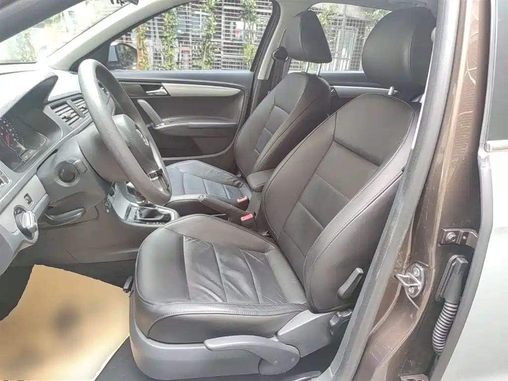 Volkswagen Lavida Tour 2013 1.4TSI Automatic Comfort фото 15