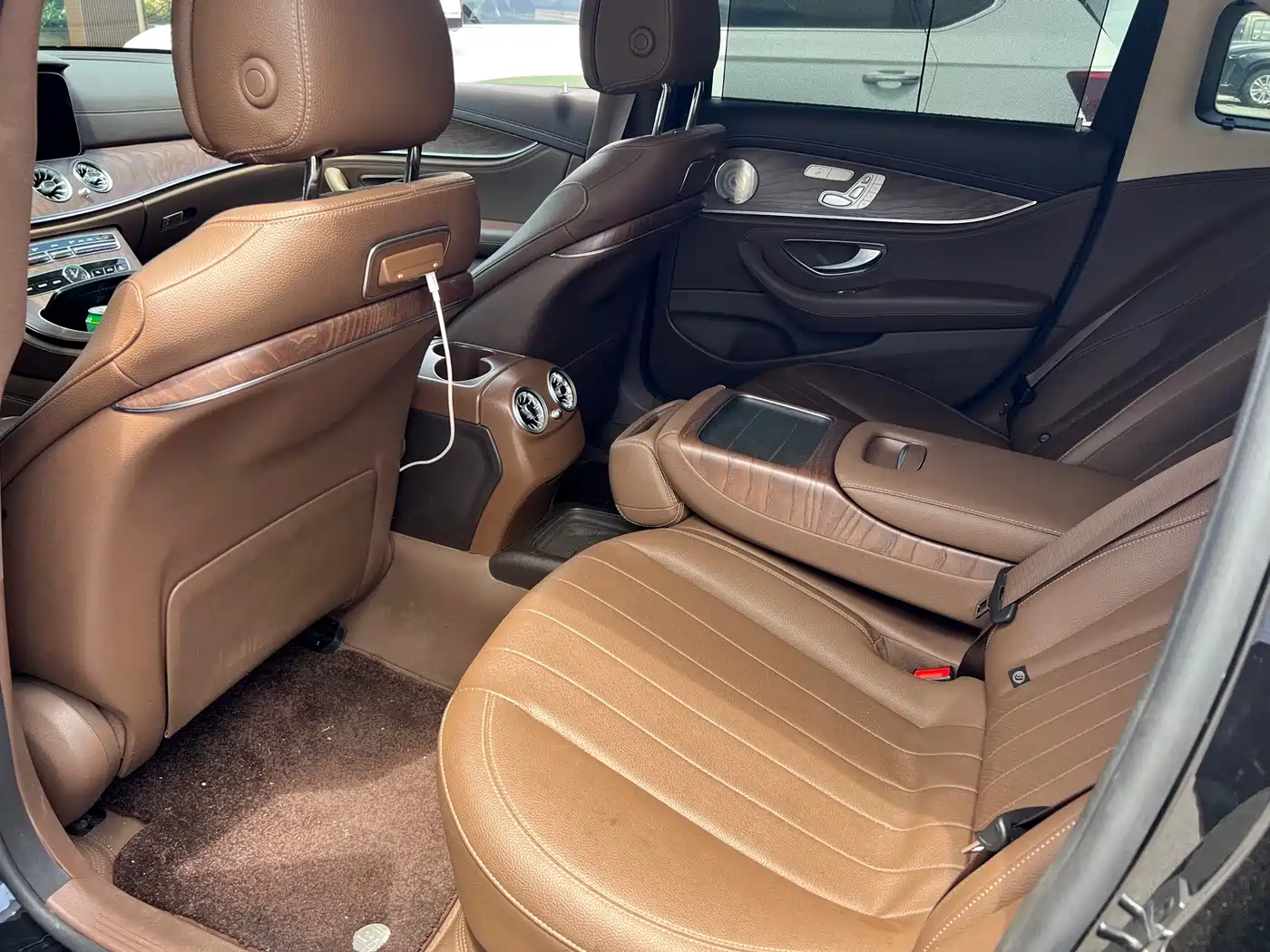 Mercedes-Benz E-Class 2019 E 300 L Luxury фото 7