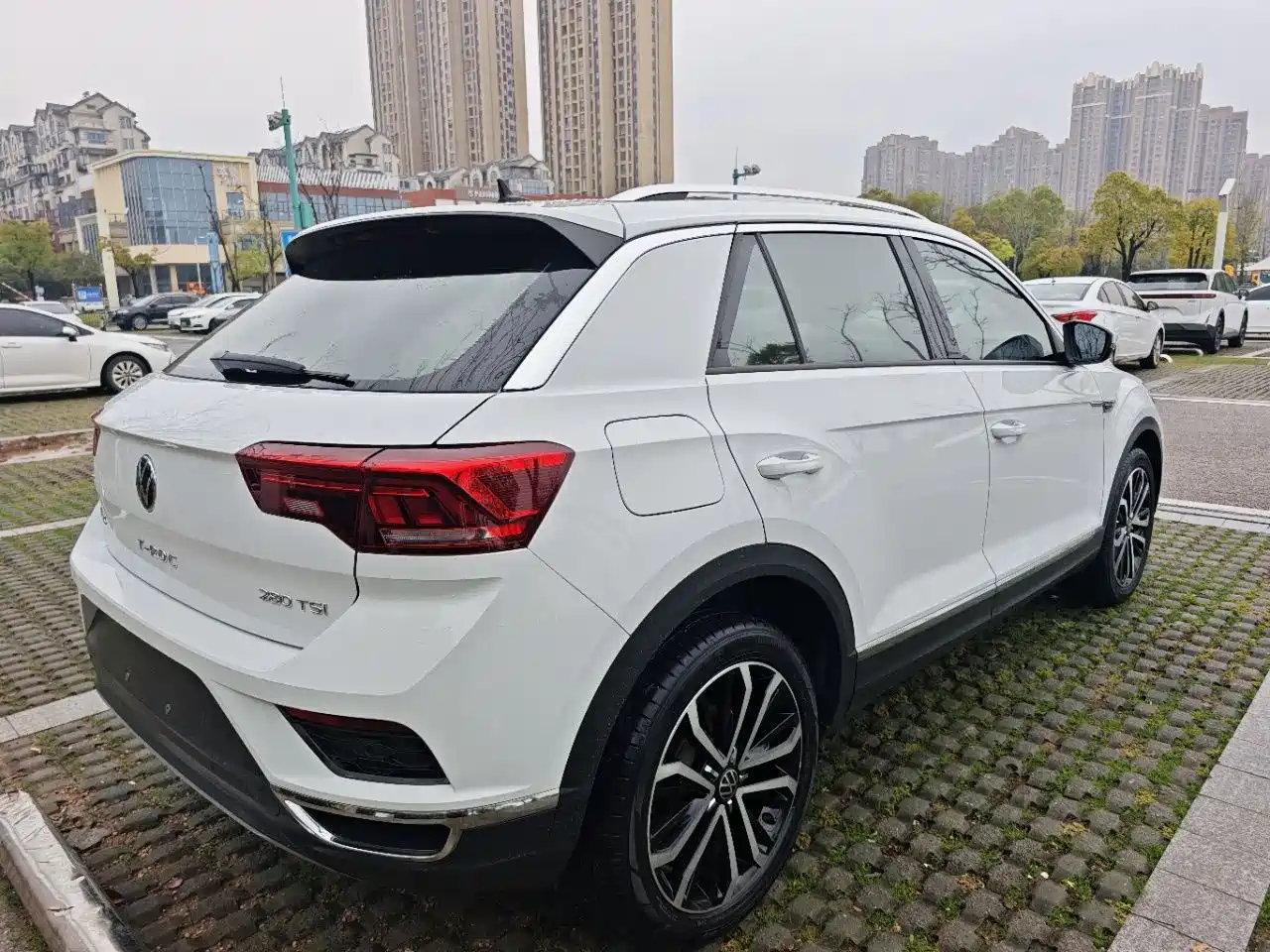 Volkswagen T-ROC 2022 280TSI DSG 2WD Comfort PLUS фото 4