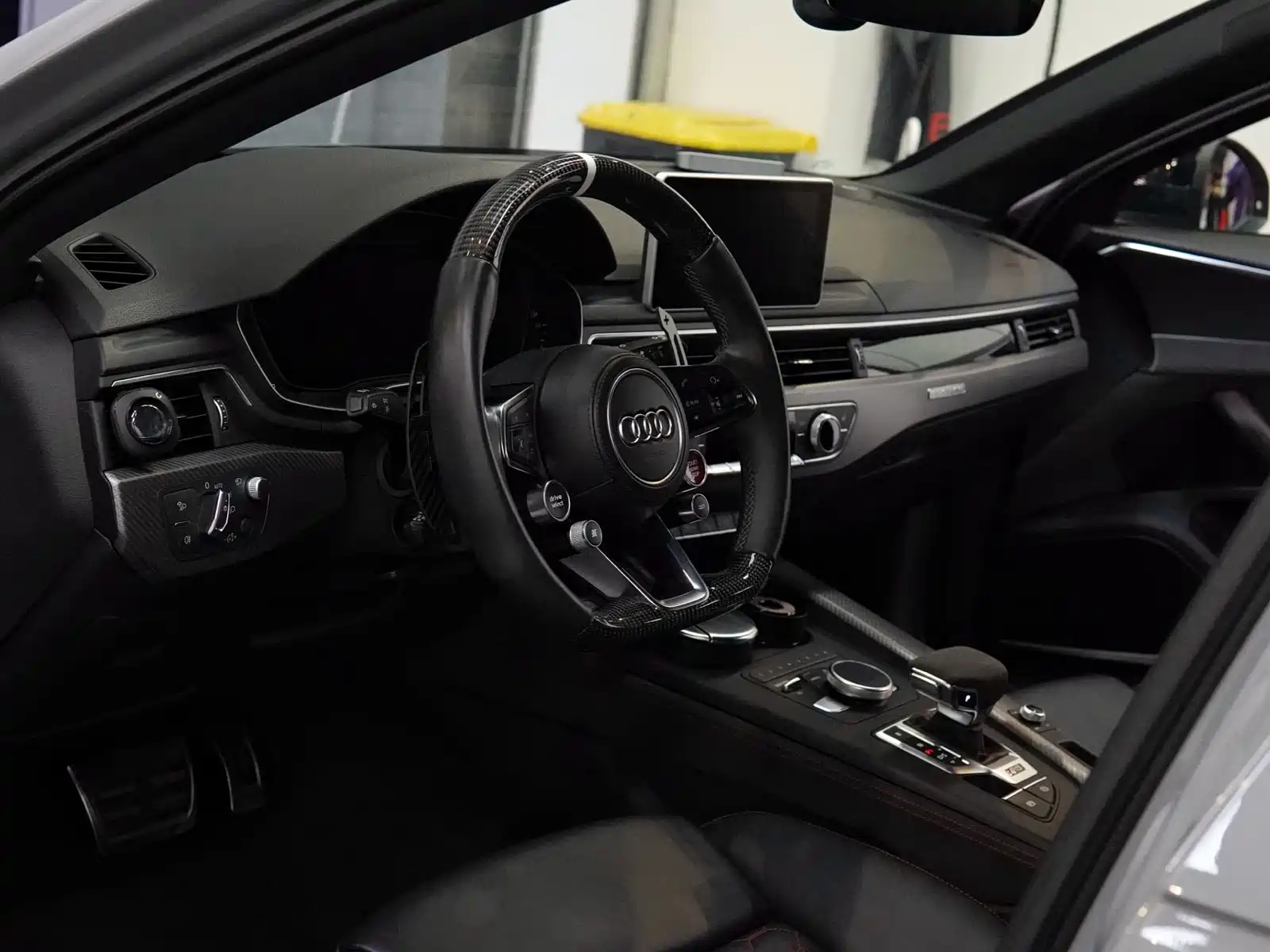 Фото 7 - Audi RS 4