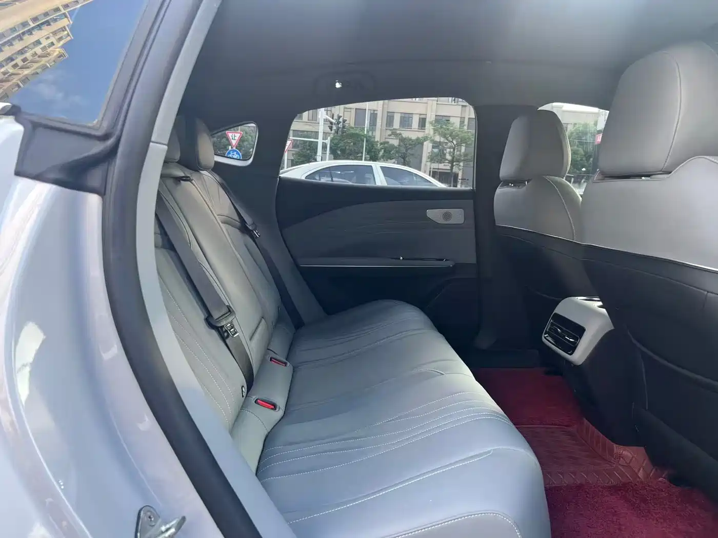 Geely Galaxy Galaxy E8 2024 2024 Model 550km RWD Soaring Dragon Edition