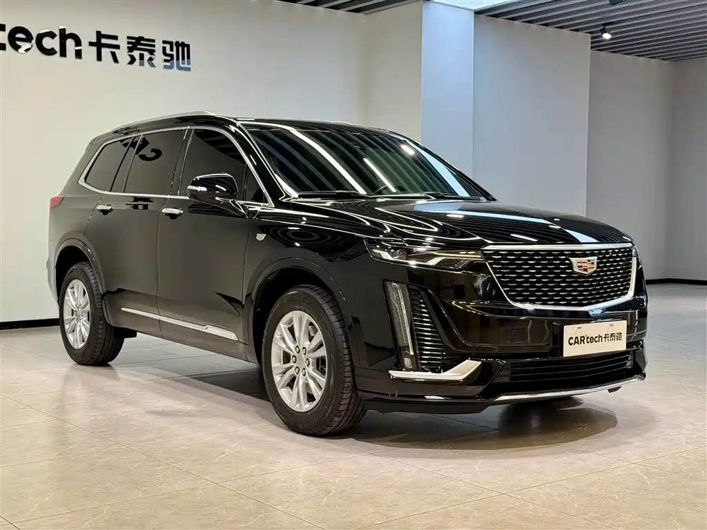 CADILLAC XT6