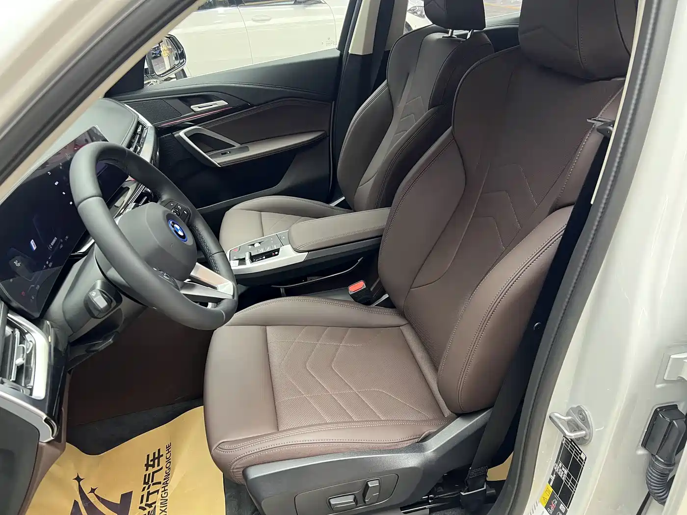 BMW iX1 2023 eDrive25L X Design Package фото 11
