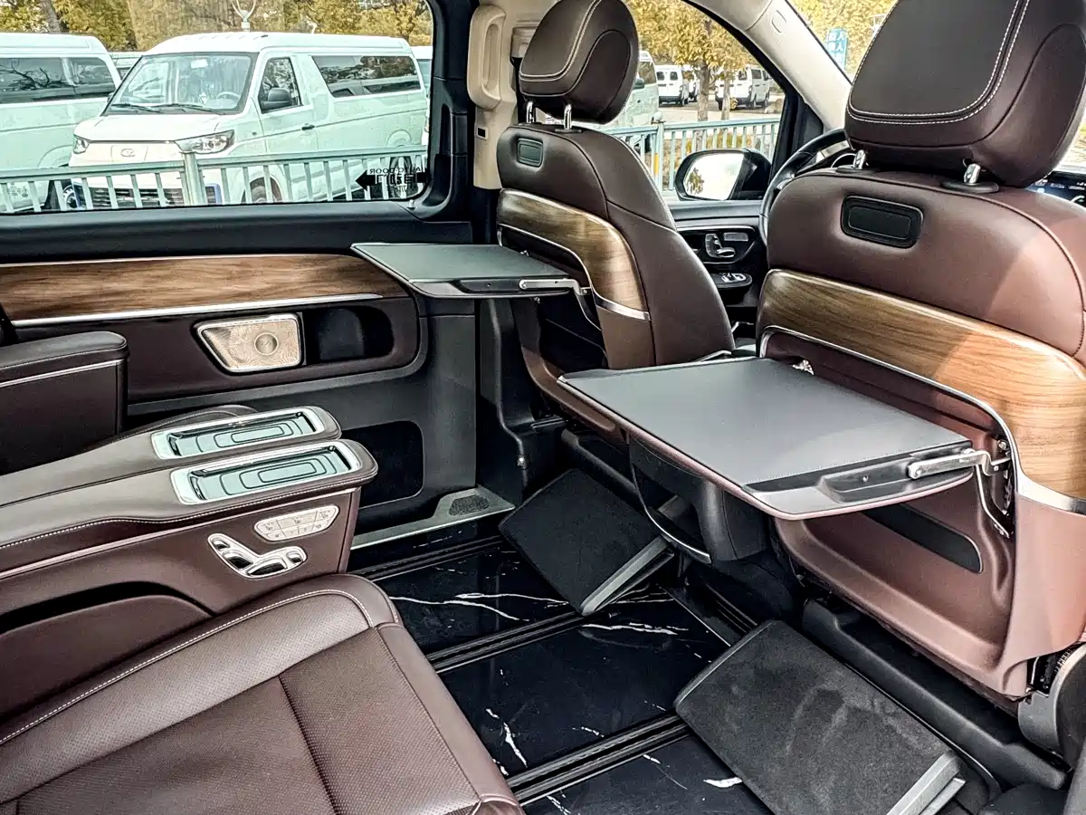 Mercedes-Benz V-Class 2022 V 260 L Long Wheelbase Luxury Edition фото 19