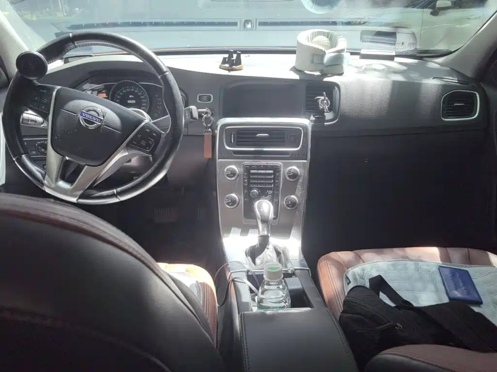 Volvo S60 2014 2014 Volvo S60L 2.0T Zhi Yuan Edition
