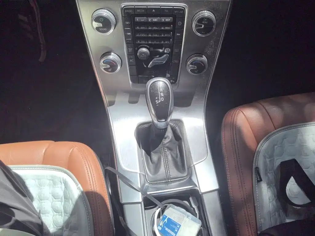 Volvo S60 2014 2014 Volvo S60L 2.0T Zhi Yuan Edition