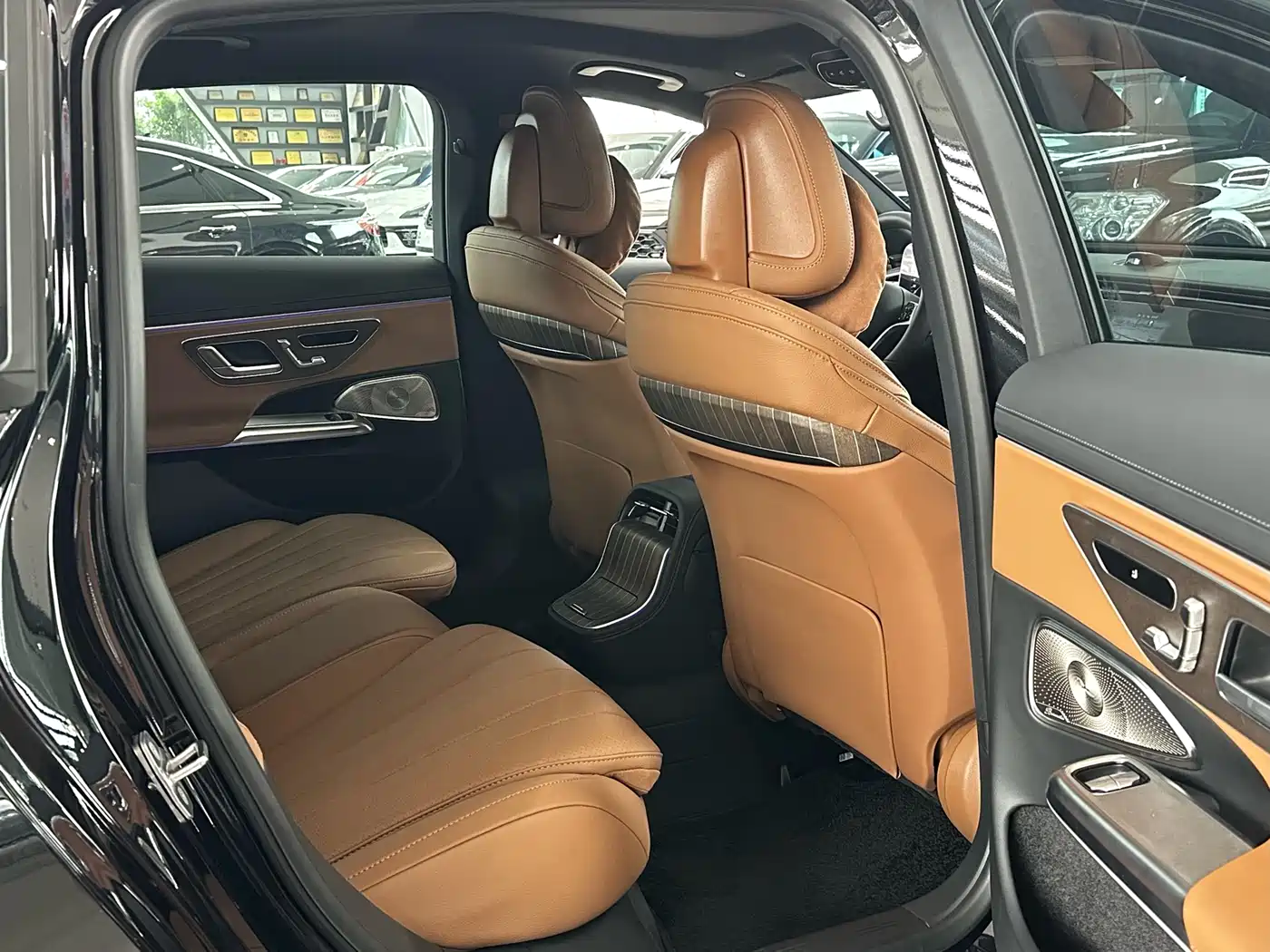 Mercedes-Benz E-Class 2025 E 300 L Luxury фото 11
