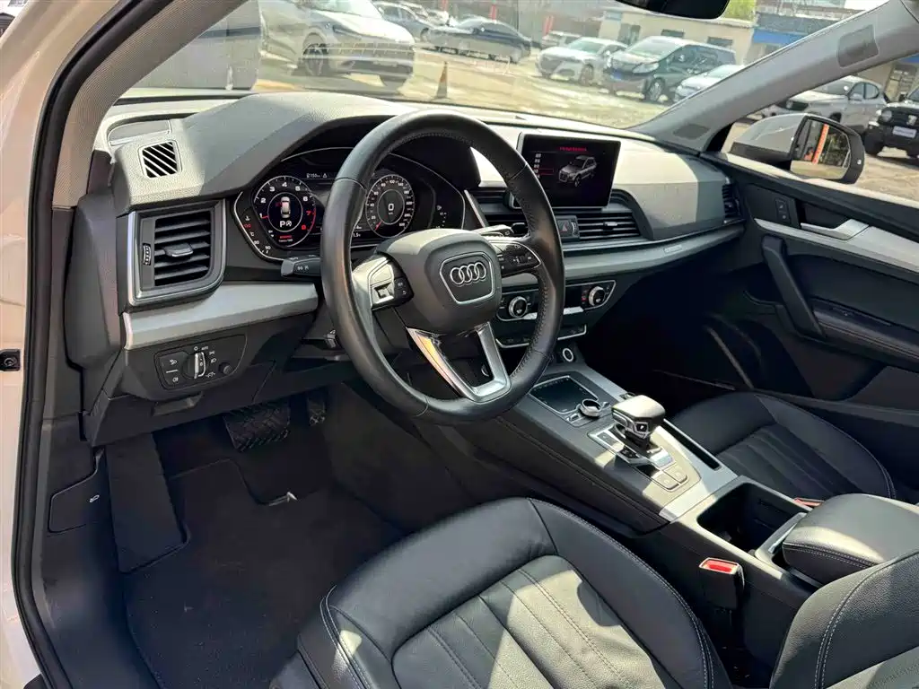 Audi Q5L 2020 Facelift 40 TFSI Honor Fashion фото 14