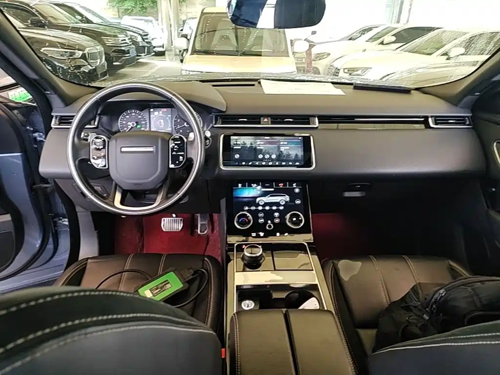 Фото 10 - Land Rover Range Rover Velar