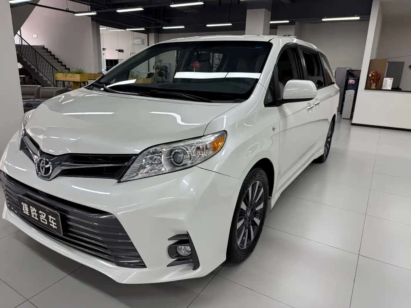 Toyota Sienna 2015 3.5L 2WD LE