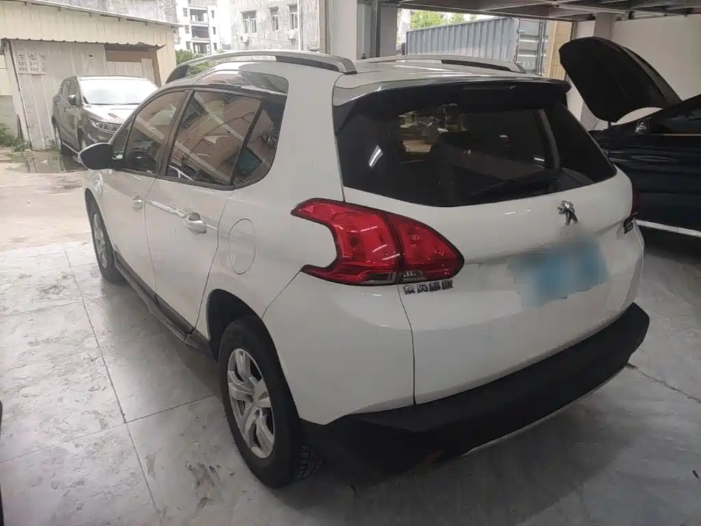 صورة 5 - Peugeot 2008