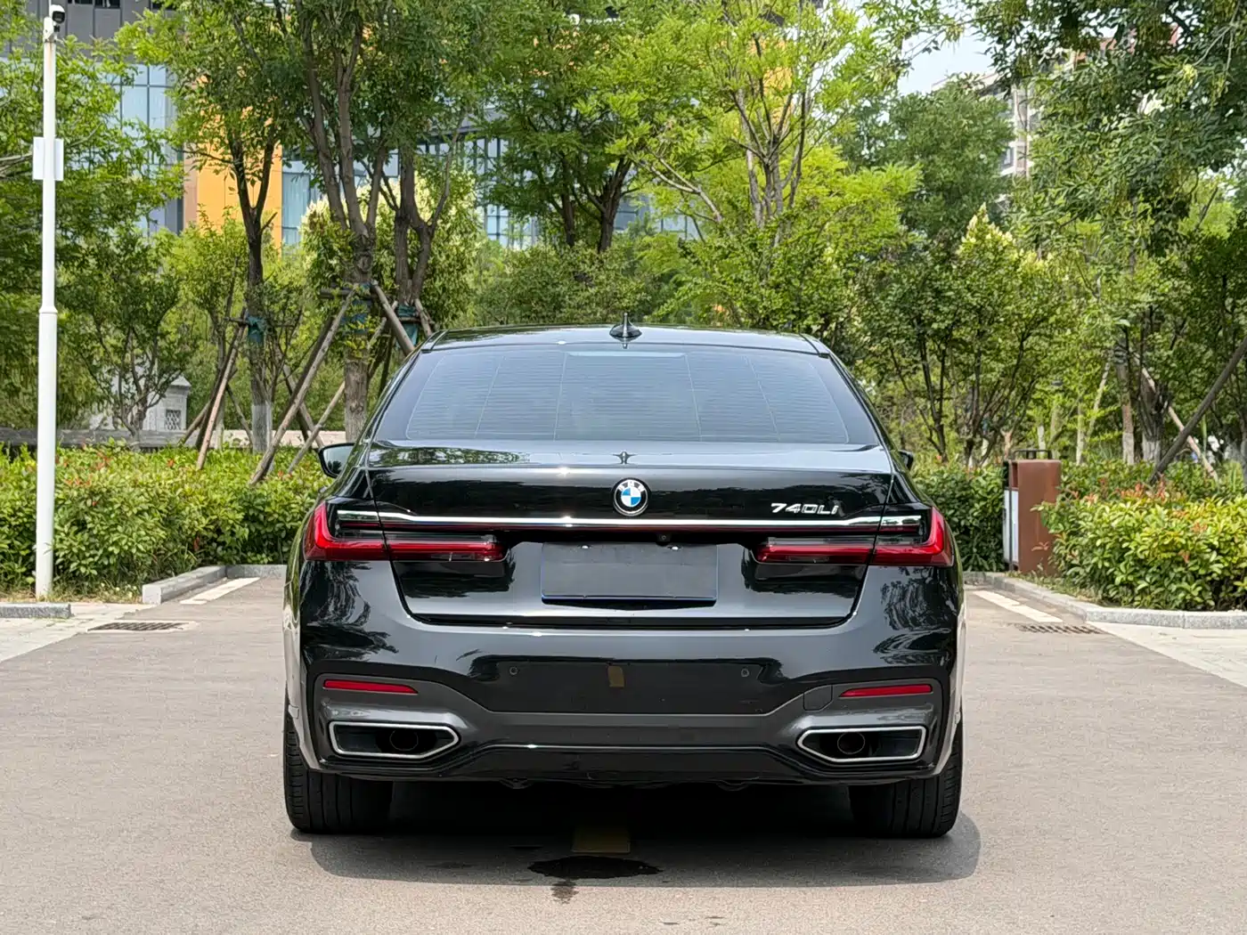 BMW 7-SERIES