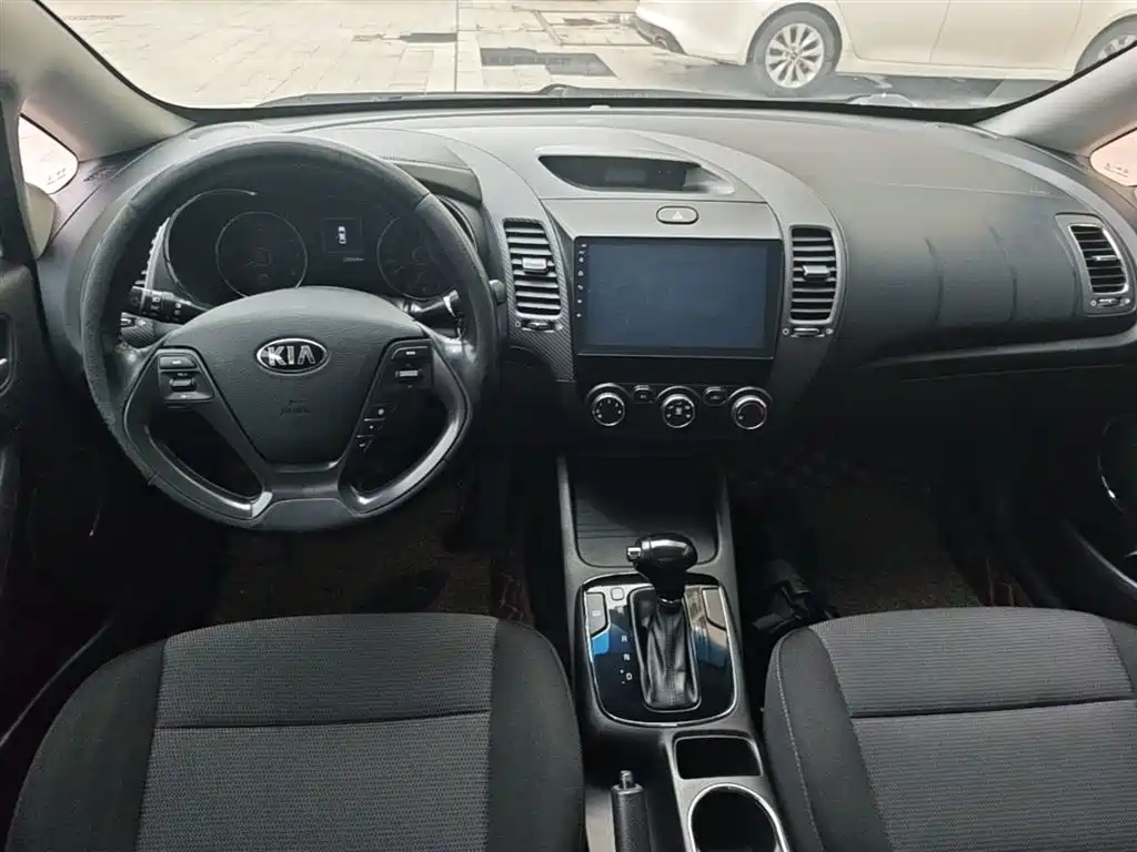 Kia K3 2016 1.6L Automatic GLS фото 10