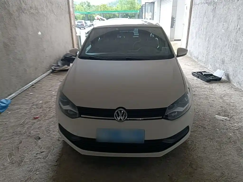 Volkswagen Polo 2016 1.4L Manual Trend фото 3
