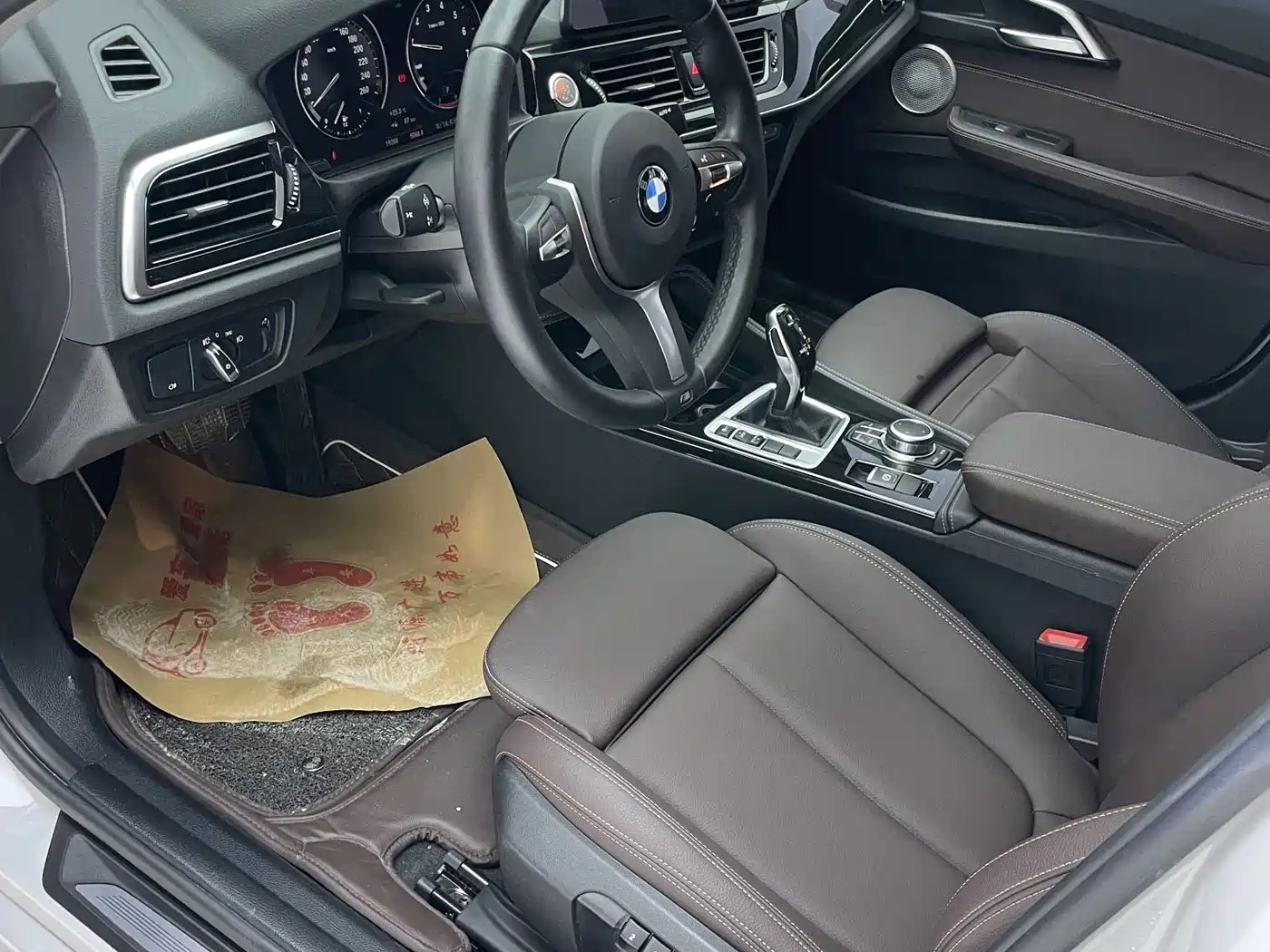 BMW 1 Series 2023 120i M Sport Shadow Edition фото 24