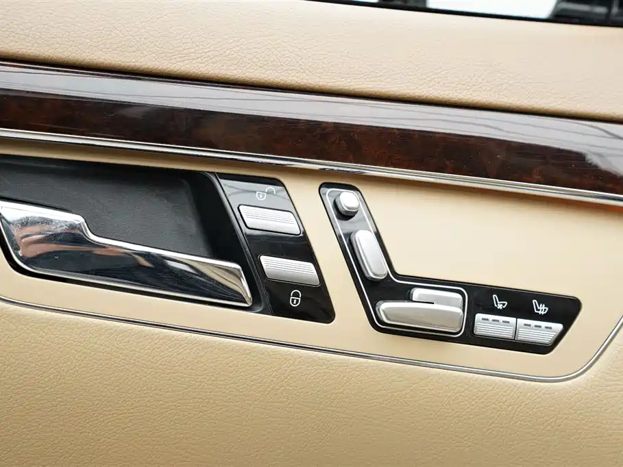 Mercedes-Benz S-Class 2011 S 350 L CGI фото 9