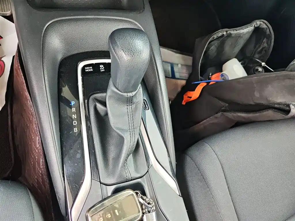 Toyota Corolla 2021 Hybrid 1.8L E-CVT Pioneer Edition фото 14