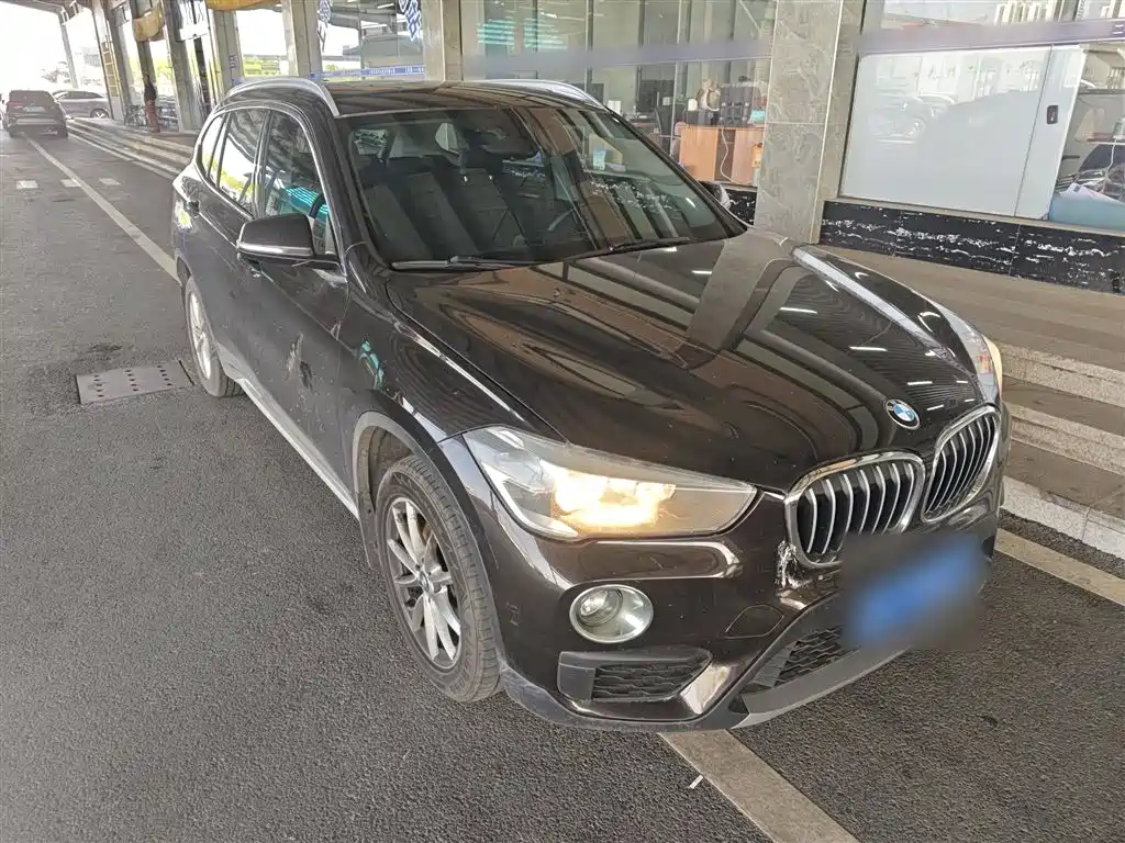 BMW X1 2019 sDrive18Li Fashion Model фото 4
