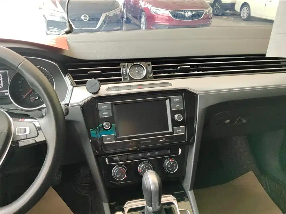 Volkswagen Magotan 2018 330TSI DSG Leading фото 13
