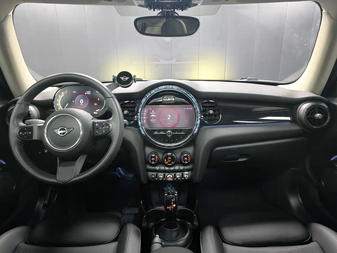 MINI 2023 Facelift 1.5T COOPER Artist фото 13