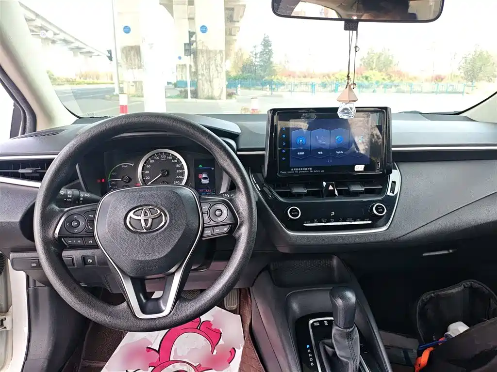 Toyota Corolla 2021 Hybrid 1.8L E-CVT Pioneer Edition фото 10