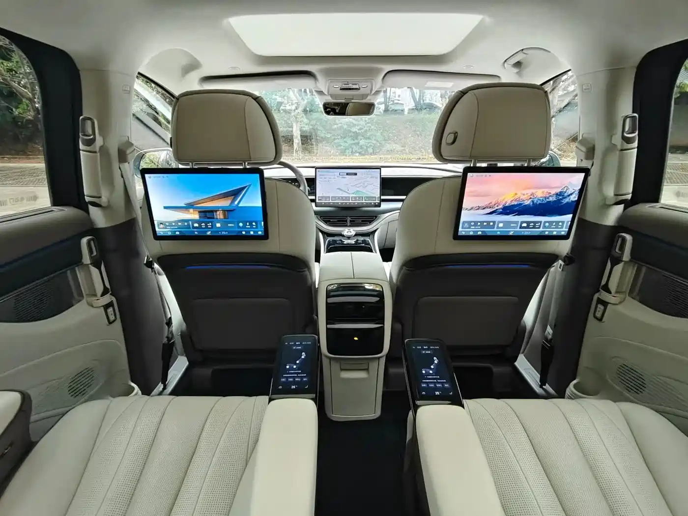 Denza D9 2022 DM-i 970 AWD Flagship фото 5