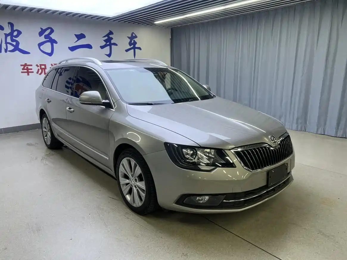 Škoda Superb 2014 2.0TSI Premium Edition фото 3