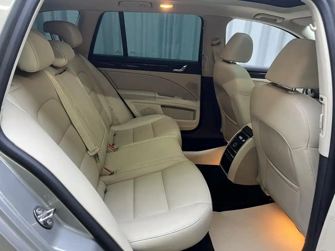 Škoda Superb 2014 2.0TSI Premium Edition фото 9