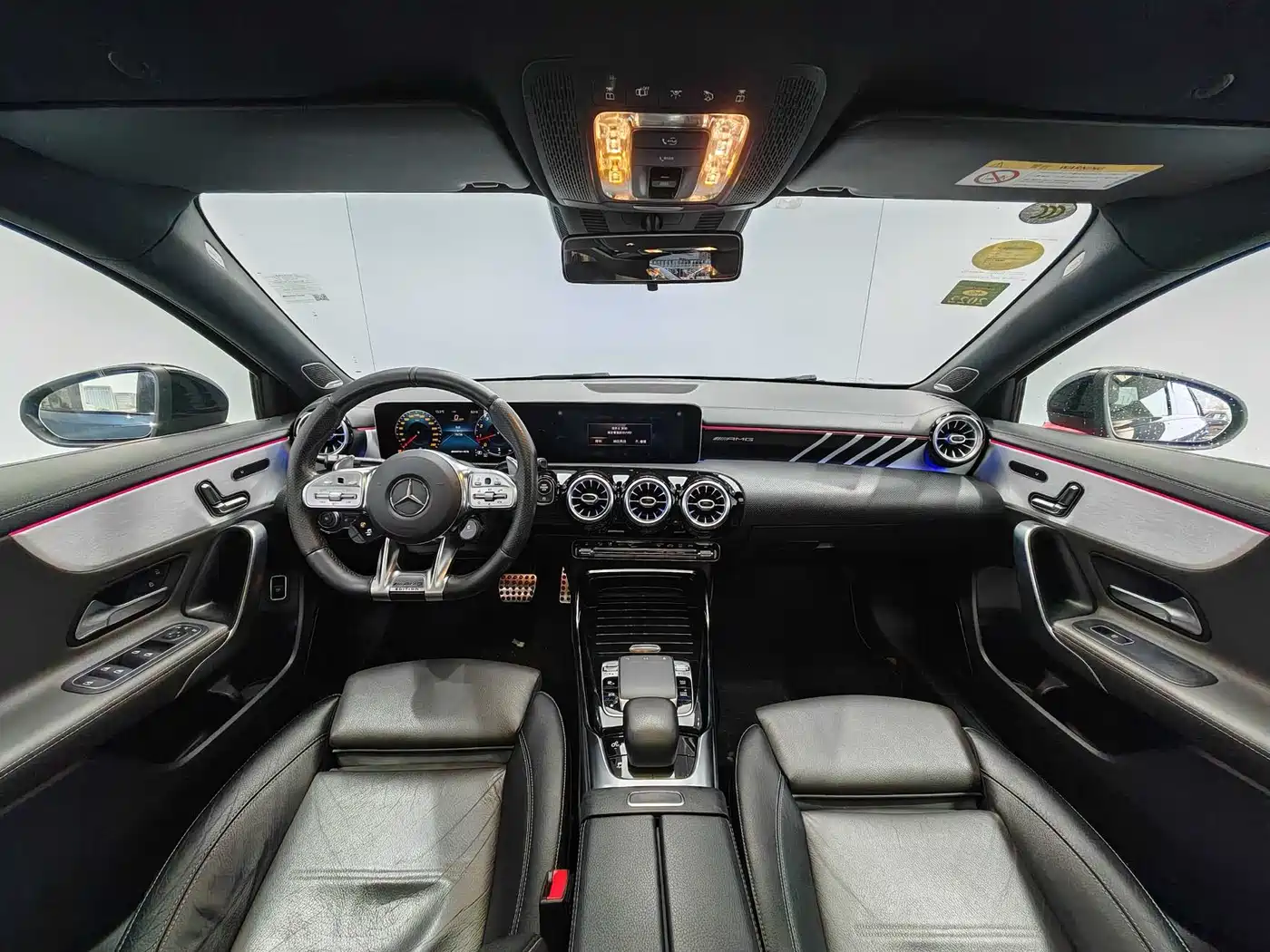 Mercedes-Benz A-Class AMG 2019 AMG A 35 L 4MATIC фото 10