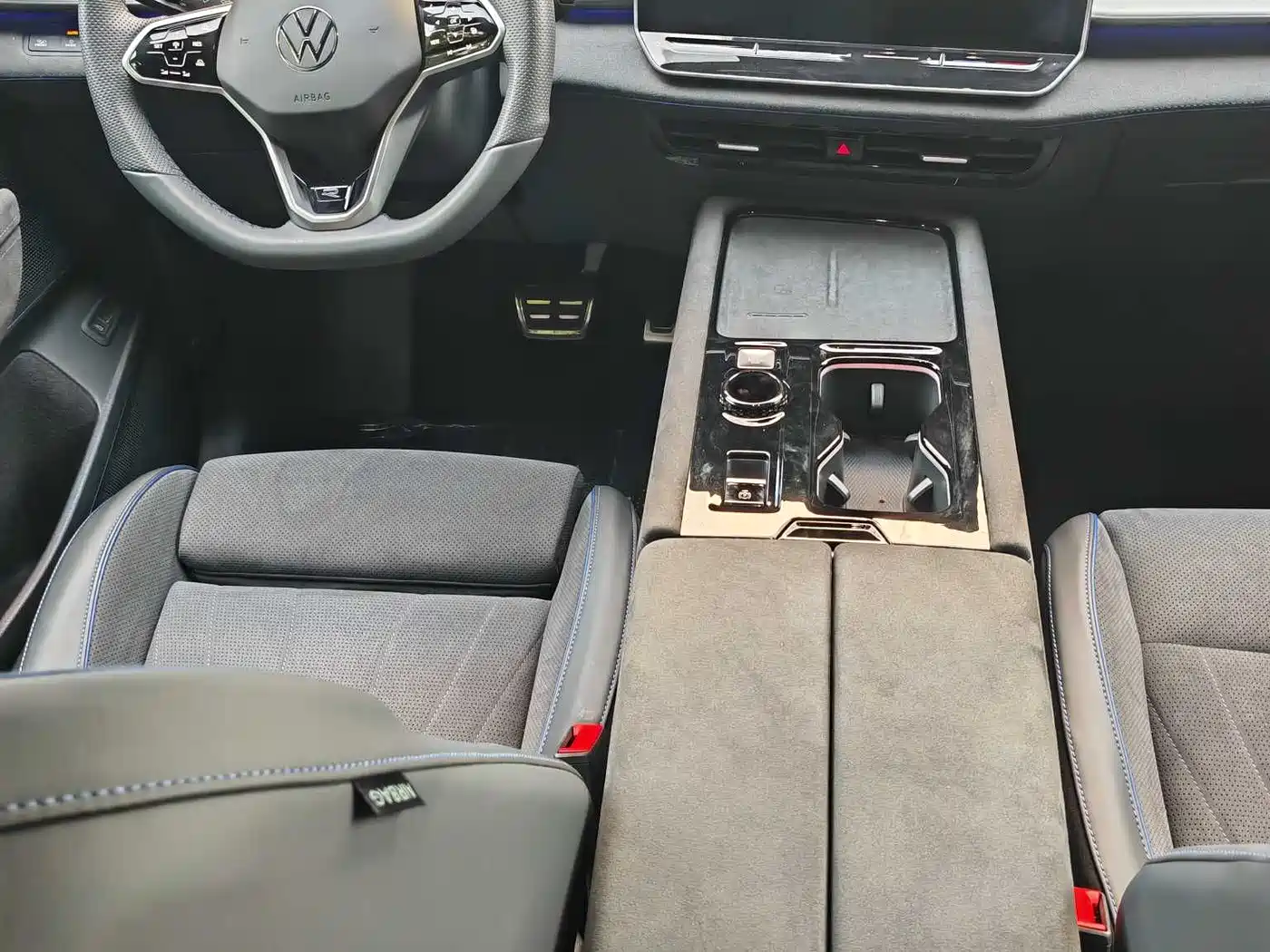 Volkswagen Teramont 2025 Teramont Pro 450TSI 4WD Summit Edition фото 7
