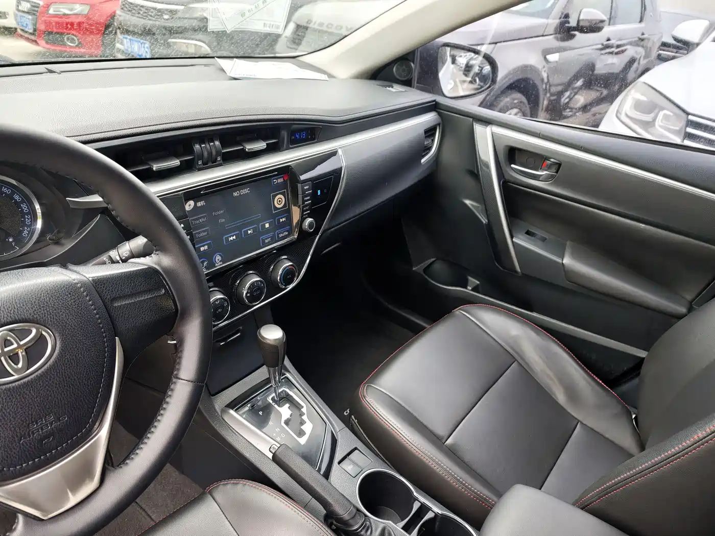 Toyota Corolla 2014 1.6L CVT GL-i фото 6
