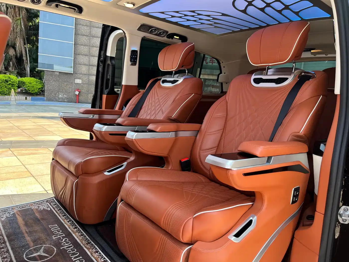 Mercedes-Benz Vito 2023 2.0T Business 7-Seater фото 9