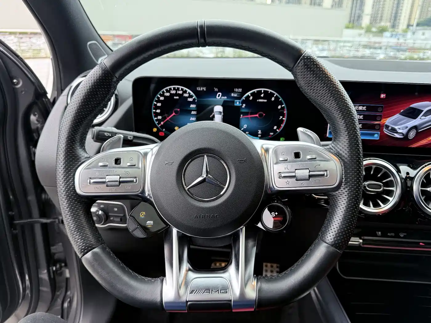 MERCEDES-BENZ GLA AMG