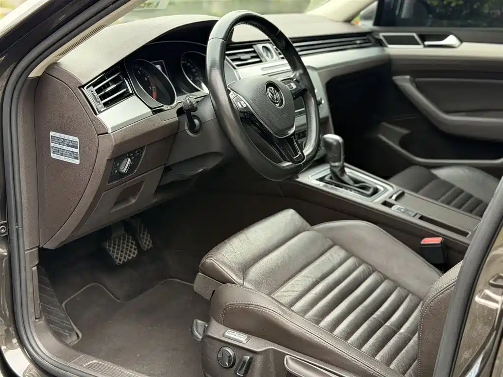 Volkswagen Weilan 2016 380TSI 2WD Comfort Edition фото 4