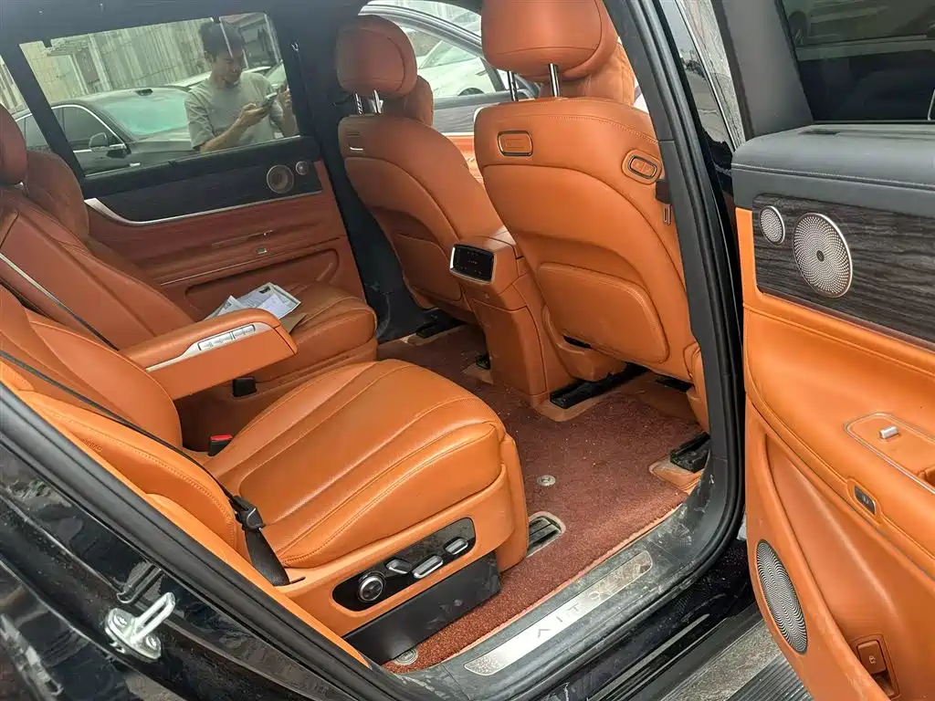 AITO Wenjie AITO M9 2024 Extended Range Ultra 42kWh 6-Seater фото 8
