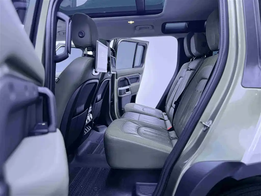 Land Rover Defender 2020 Model 110 P400 HSE фото 15