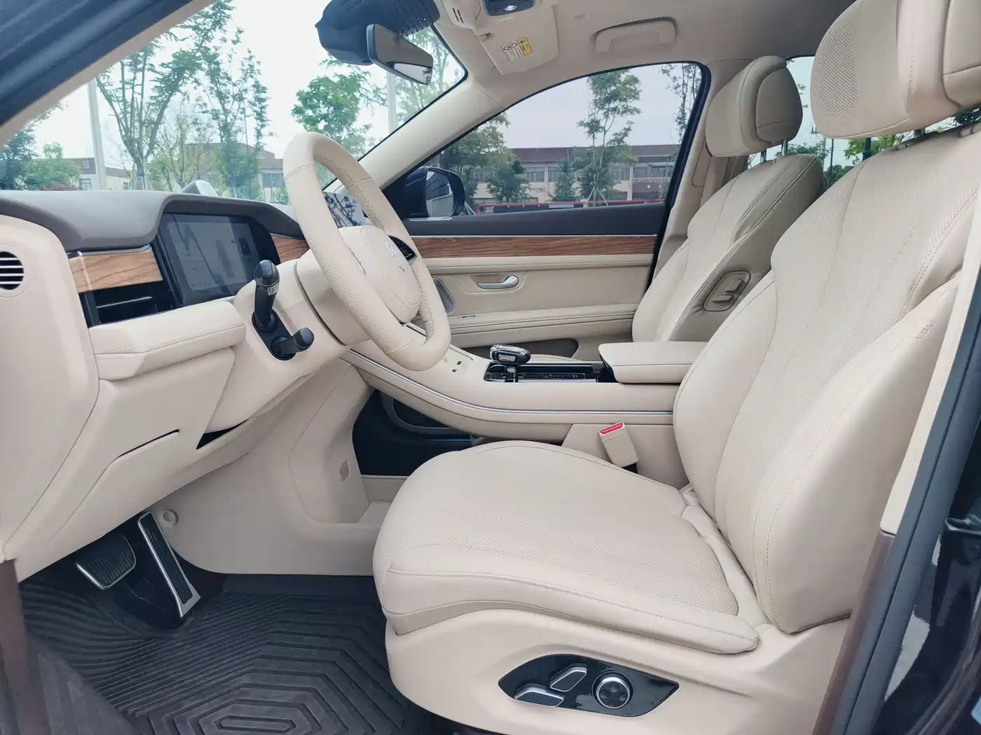 AITO Wenjie AITO M7 2024 1.5T Smart AWD Max Edition 5-Seater фото 5