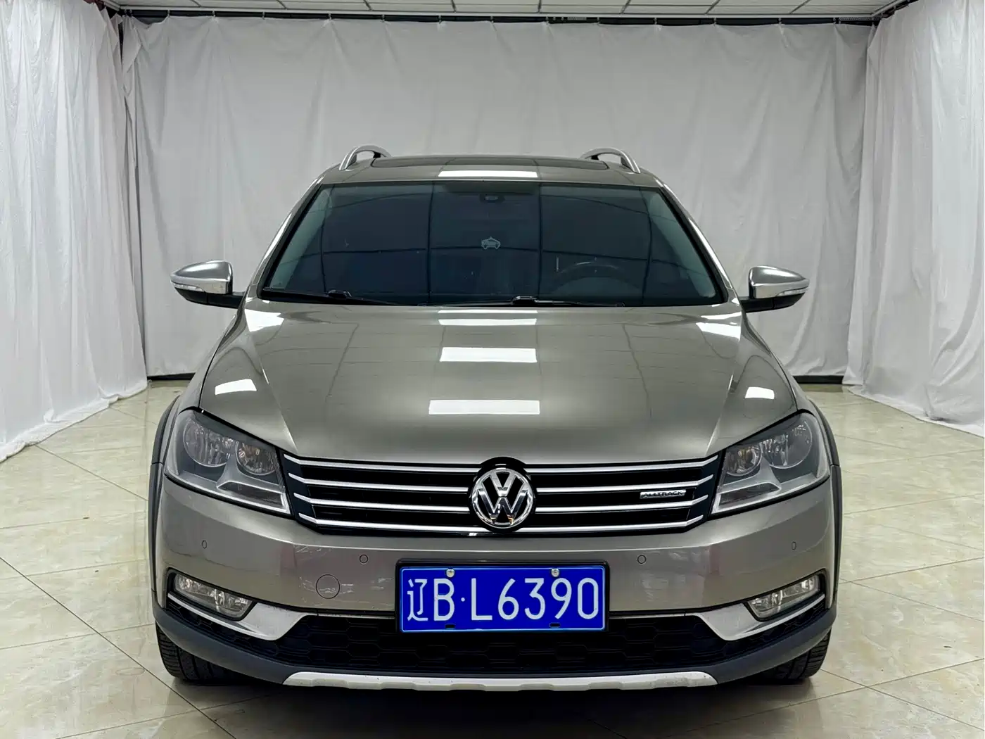Volkswagen Magotan (Import) 2012 Wagon 2.0TSI 4WD Comfort фото 2