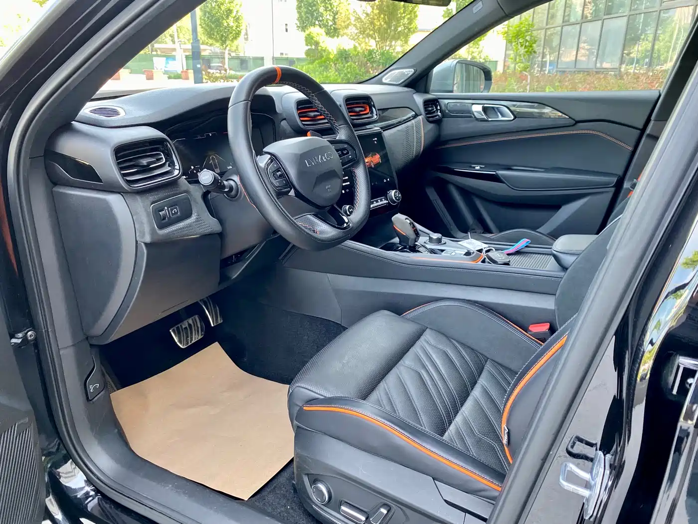 Lynk & Co 02 Hatchback 2021 2.0TD Halo Driving Control Package Edition фото 4