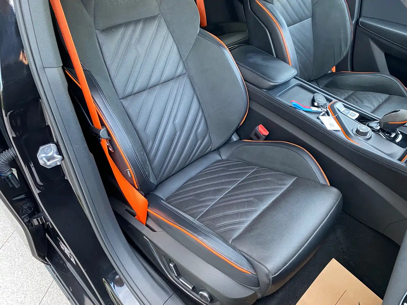 Lynk & Co 02 Hatchback 2021 2.0TD Halo Driving Control Package Edition фото 13