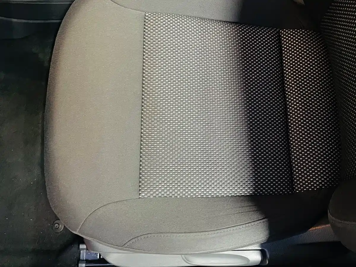 Volkswagen Polo 2011 1.4L Automatic Style Edition фото 13