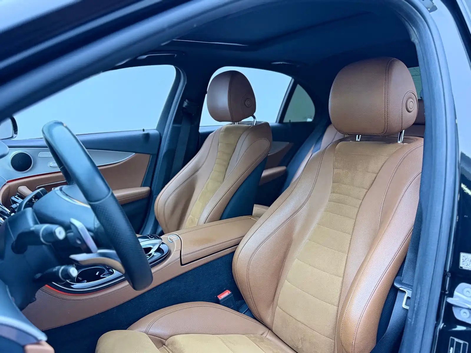 Photo 4 - Mercedes-Benz E-Class
