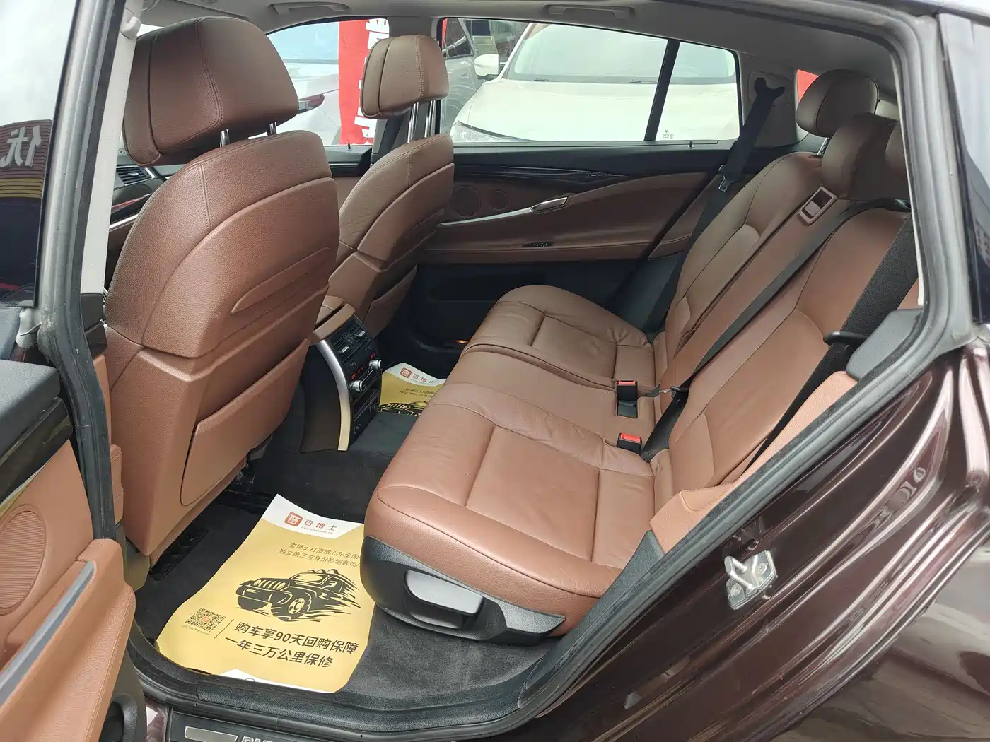 BMW 5 Series GT 2010 535i Leading Model фото 23