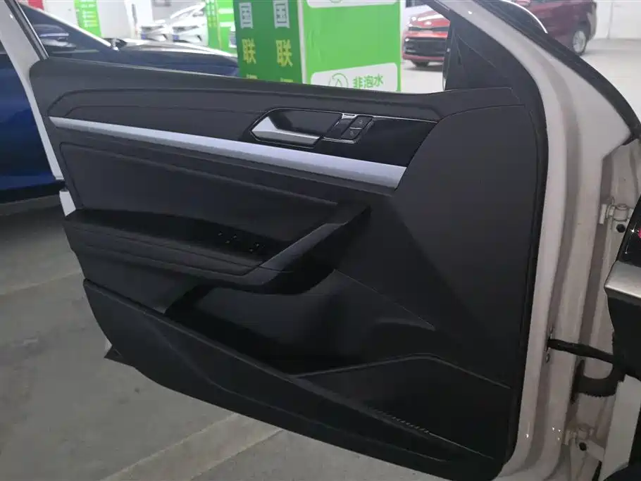 Volkswagen Lavida 2024 Model 300TSI DSG Starlight Leading Edition фото 7